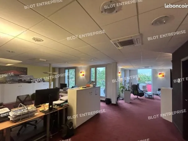 Bureaux 136 m²