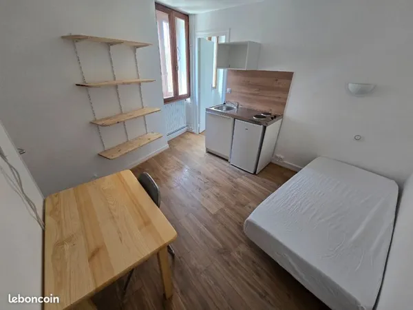 Studio meuble toute charges comprises