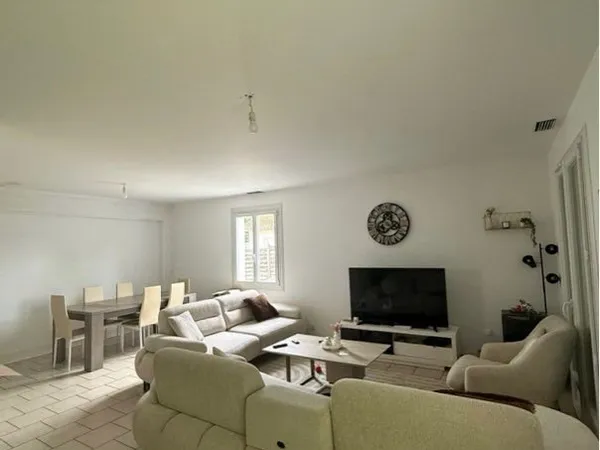 Maison Location Ambarès-et-Lagrave 4p 90m² 1300€