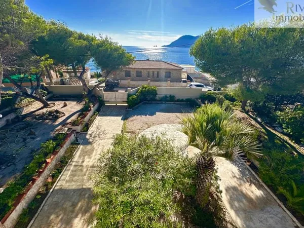 PIN ROLLAND 83430 MAISON DEUXIEME RANG DE MER- ACCES MER-VUE