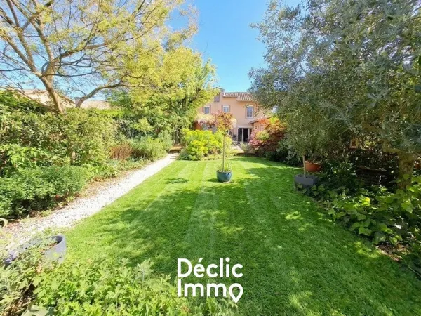 Maison avec dépendances 8 pièces 170 m²