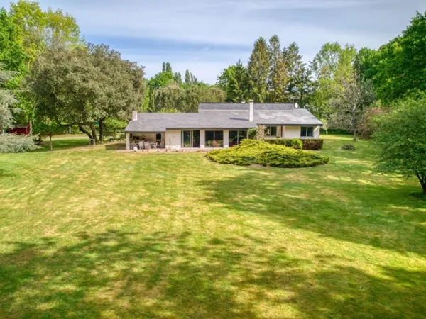 Maison Sautron 8 pièce(s) 260 m2 au coeur d'un parc arboré