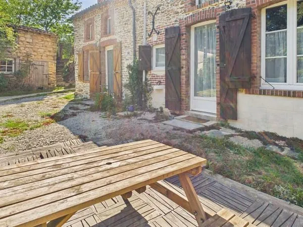 Maison en pierre avec gîte