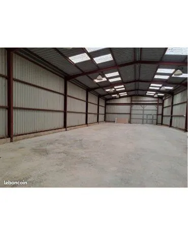Bâtiment industriel 700 m2