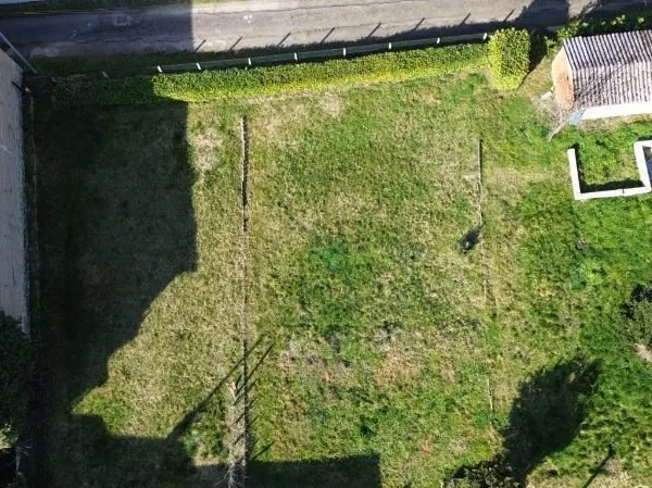 Terrain à bâtir de 679 m² à ORLEAT (63)