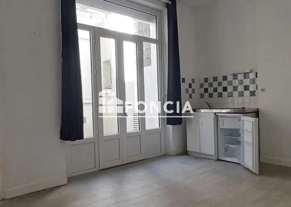 Angers Foch/Hanneloup STUDIO AVEC TERRASSE PRIVATIVE !