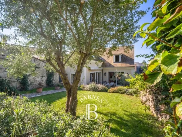 Sté Barnes - Maison avec Appartement indépendant - La Celle-Saint-Cloud le Bourg