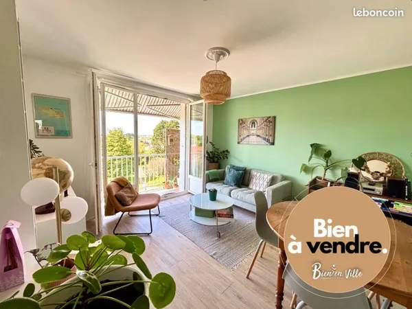 Rezé - Proche place du 8 mai - Appartement 3 chambres avec balcon