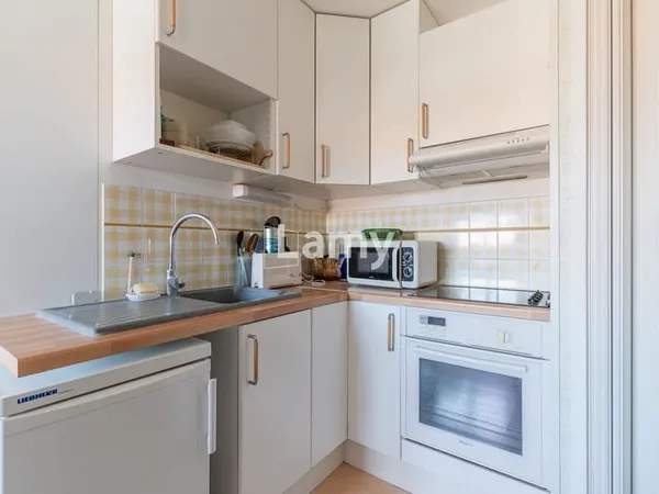 Appartement, stationnement libre
