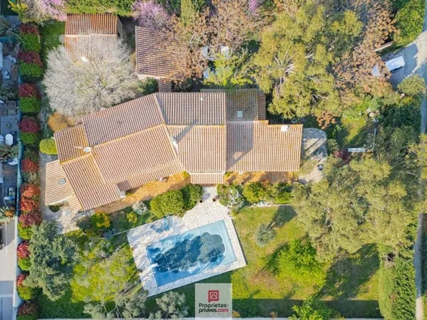 Maison 6 pièce(s) 270 m2