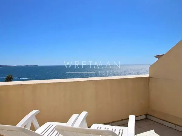 Duplex en dernier étage de 3 pièces avec 2 terrasses vue mer - Cannes la Bocca