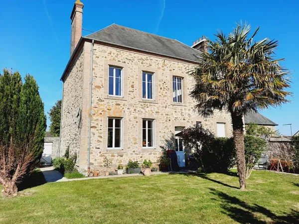 Maison familiale dans le bourg !