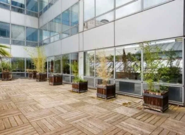 Bureaux 1842 m²