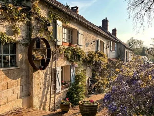 Maison briarde de caractère - 281 m² - 8 chambres - piscine - terrain 2126 m² - proche Coulommiers
