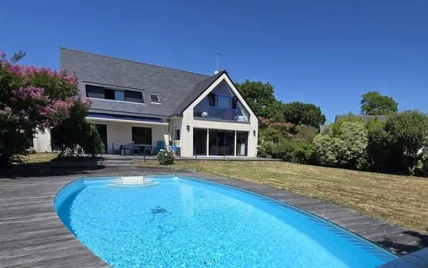 Maison 8 pièces 260 m²