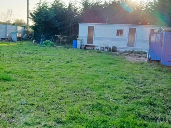 TERRAIN DE LOISIRS A HOULLE DANS UN ENVIRONNEMENT PRESERVE