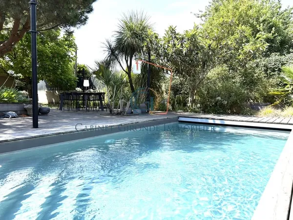 VILLENAVE D'ORNON MAISON 169 M2 4 CHAMBRES BUREAU PISCINE DE
