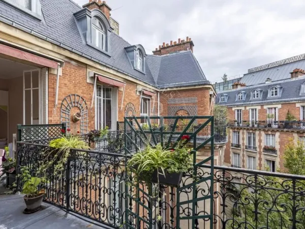 Paris 17e - Niel - Duplex 4/5 chambres - Derniers étages -Balcon