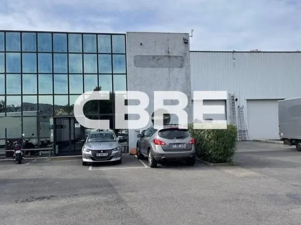 Local d'activité 2681 m²