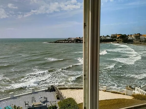 APPARTEMENT VUE MER