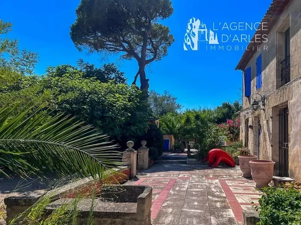 Arles en campagne - Propriété de caractère