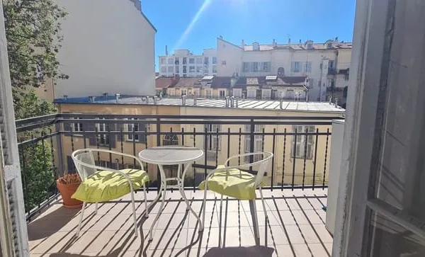 NICE MUSICIENS PROCHE JEAN MEDECIN : RAVISSANT APPARTEMENT 39M² TERRASSE EXPOSEE SUD AU CALME TOTAL