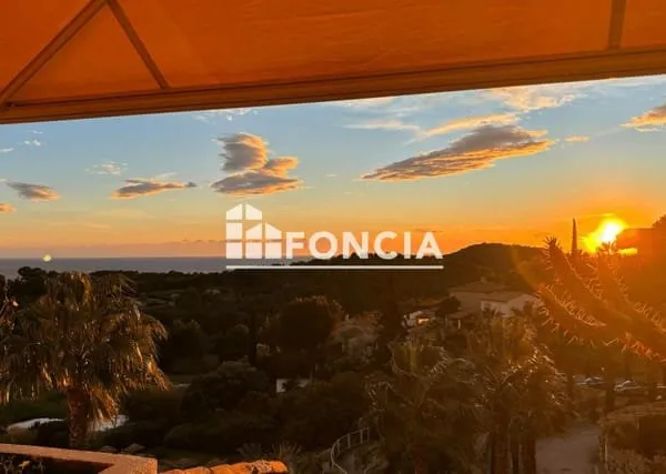 APPARTEMENT VUE MER , GOLF FREGATE