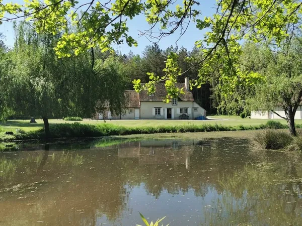 MAISON ISOLÉE A QUELQUES MINUTES DE TOUTES COMMODITÉS