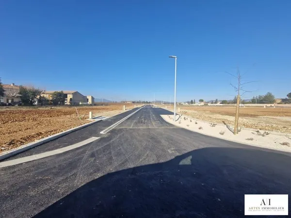 PARCELLE A BATIR DE 644 m²