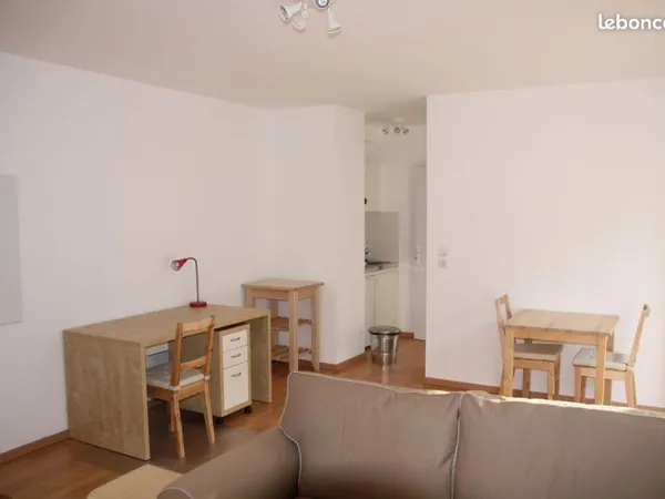2 pièces meublé avec balcon bld Clemenceau