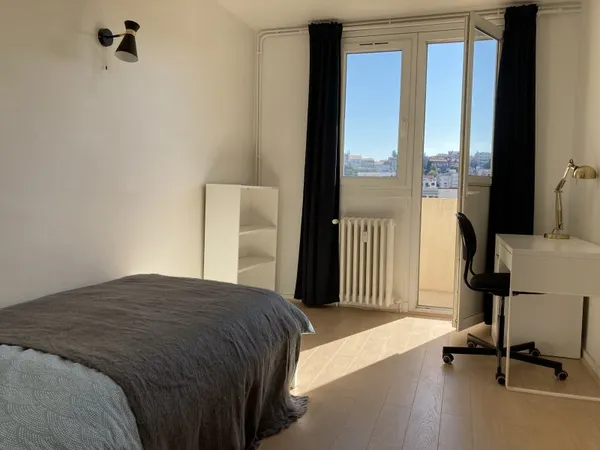 Loue 1 chambre en colocation 120m² - Campus Jean Monnet Saint-Étienne