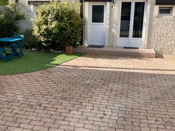 Petite maison meublée