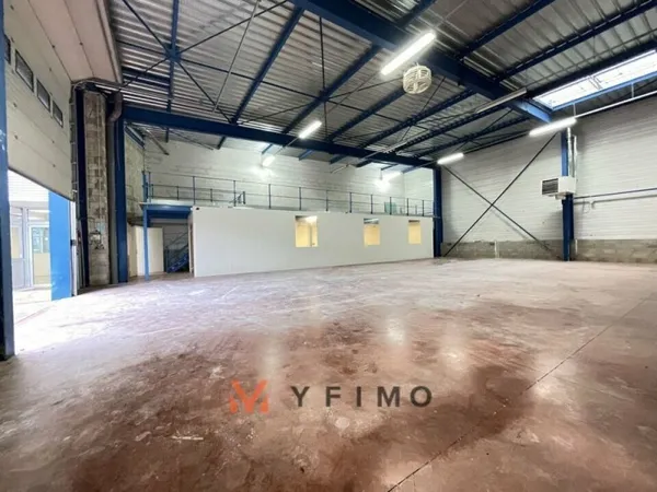 ACTIVITE - ENTREPOTS 495 m2 à LOUER