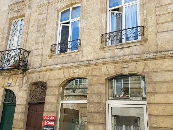 Appartement BORDEAUX 1 pièce(s) 38 m²