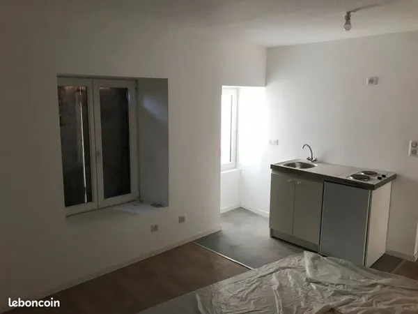 Loue F2 avec terrasse au rez de chaussée 35 rue Rochet, 70400 HERICOURT
