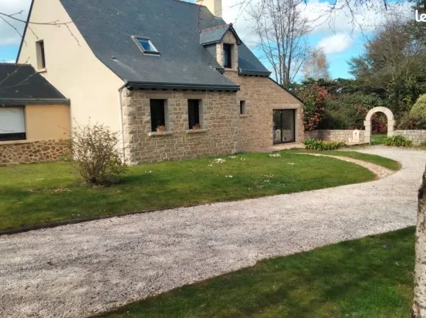 Maison de caractère 170 m² - volumes atypiques - terrain 1900 m² - charme & potentiel