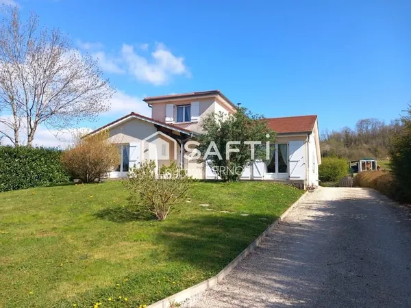 MAISON DE 156 M² SUR UN TERRAIN DE 1200 M²
