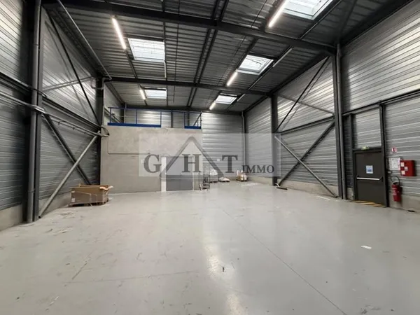 ENTREPOT 380M2 A LOUER BONDOUFLE