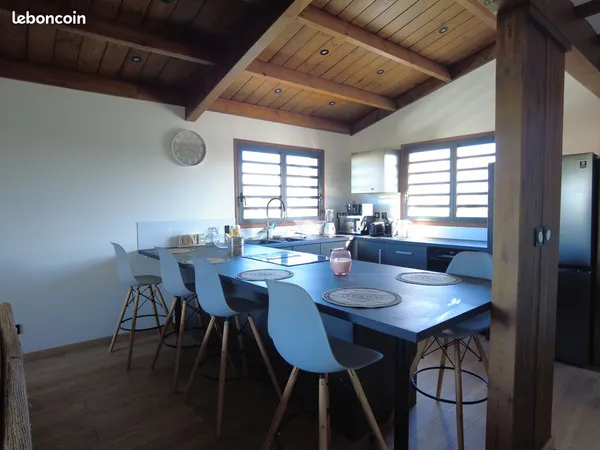 T4 d'exception — 85m² + varangue 12m² — Le Port