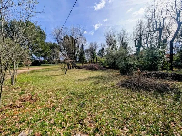 Terrain 1700 m²
