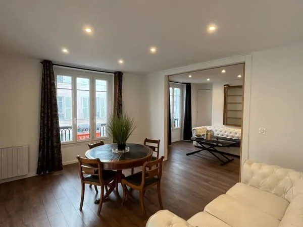 Appartement Montmartre - 61m² refait à neuf - Rue des Trois Frères - À voir vite