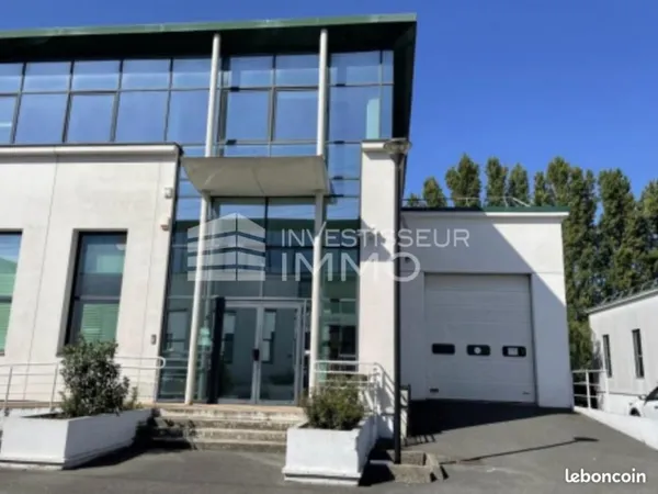 Local d'activité 3 790 m²