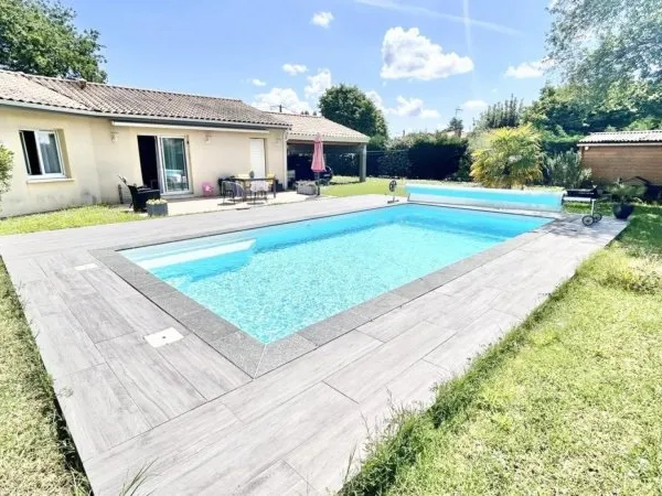 Maison Familiale de 120m² avec Piscine à Gauriaguet