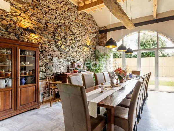 Maison 12 pièces 280 m²