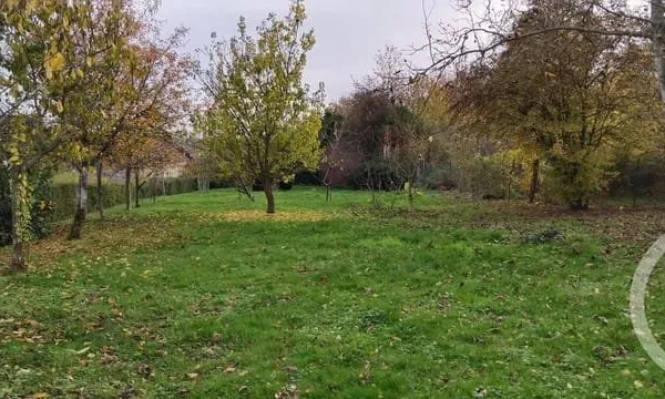 Terrain constructible 1542 m²