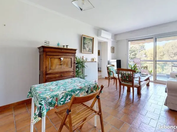 Appartement DANS RÉSIDENCE SENIOR avec vue exceptionelle sur parc 3 pièces 62 m² + garage + cave Mon