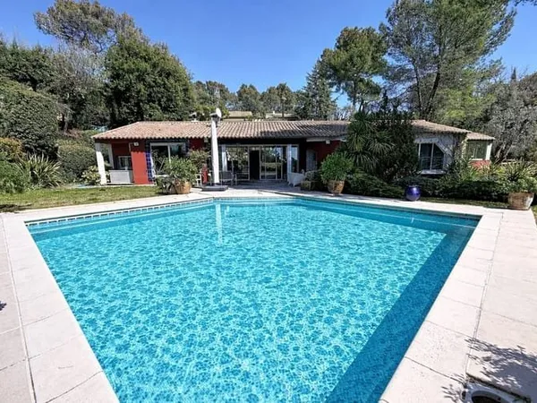 Maison 4 pièces 227 m²