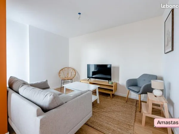 Chambre 5 pièces 85 m²