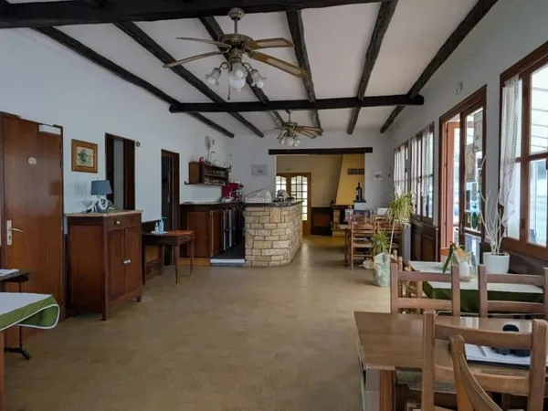 Maison 13 pièces 265 m²