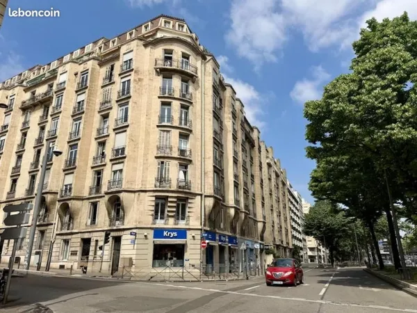 Bureau 94 m²